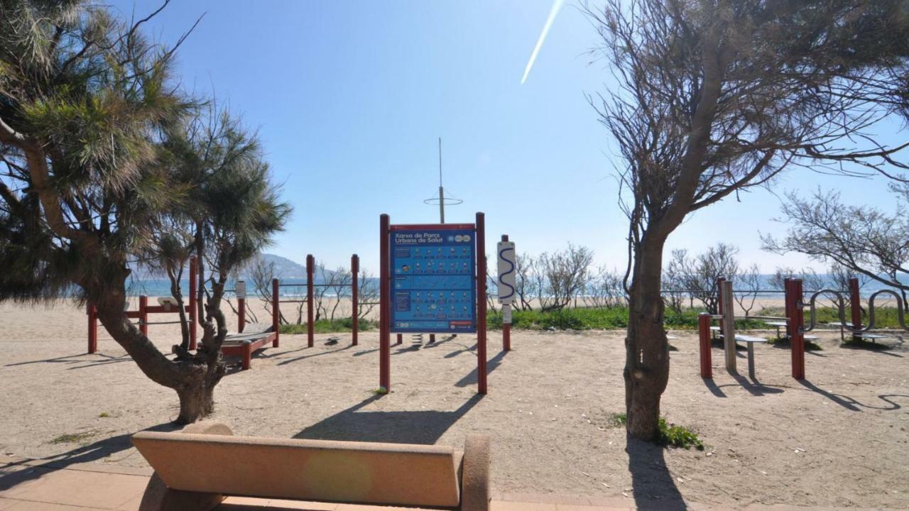 Roses Confort Beach Ev Milleni Buitenkant foto