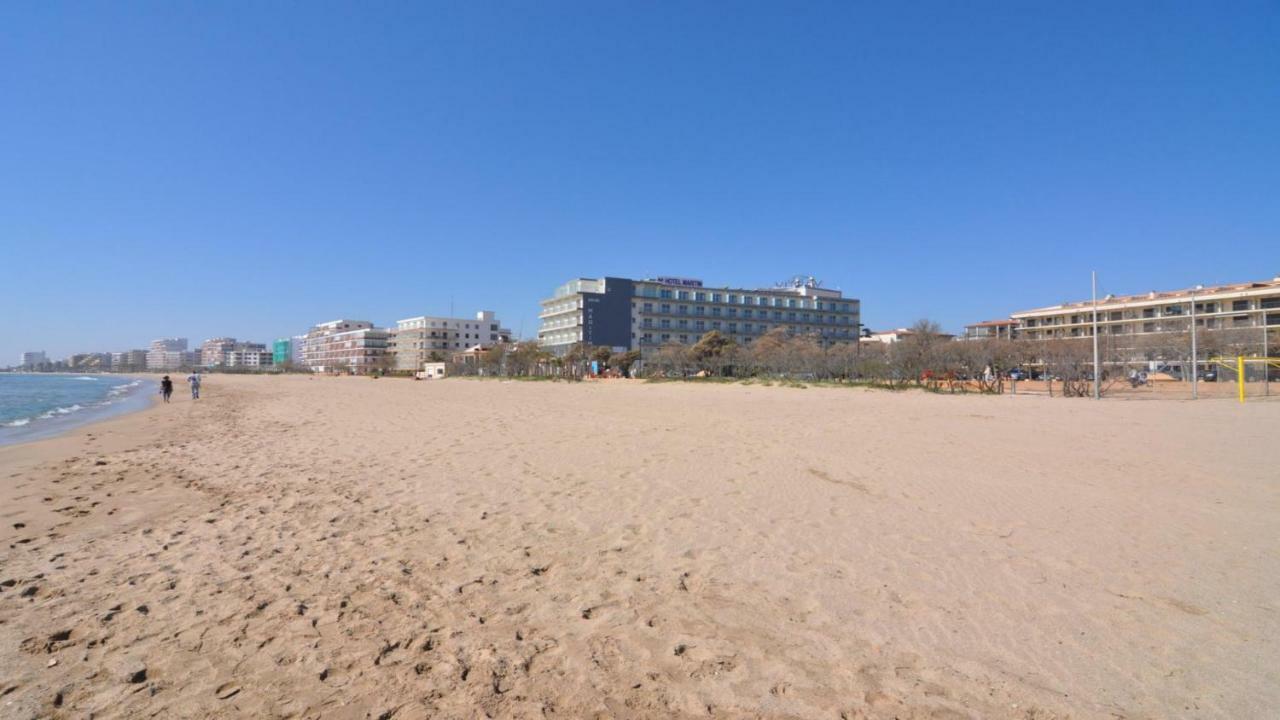 Roses Confort Beach Ev Milleni Buitenkant foto